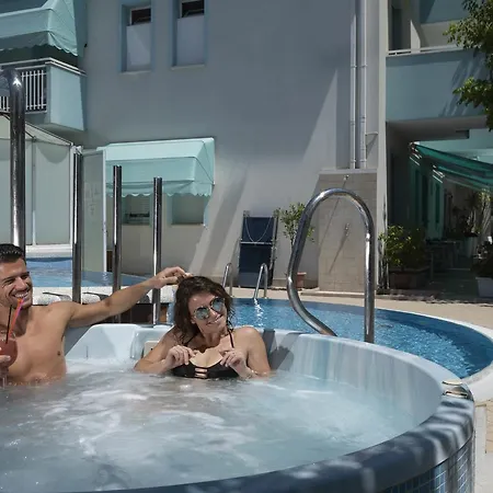 Albicocco Hotel 2*